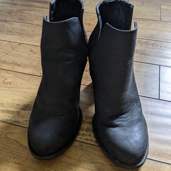 π$5 or free with bundleπ Steve Madden Black Heeled Booties Size 36 - Picture 6 of 10